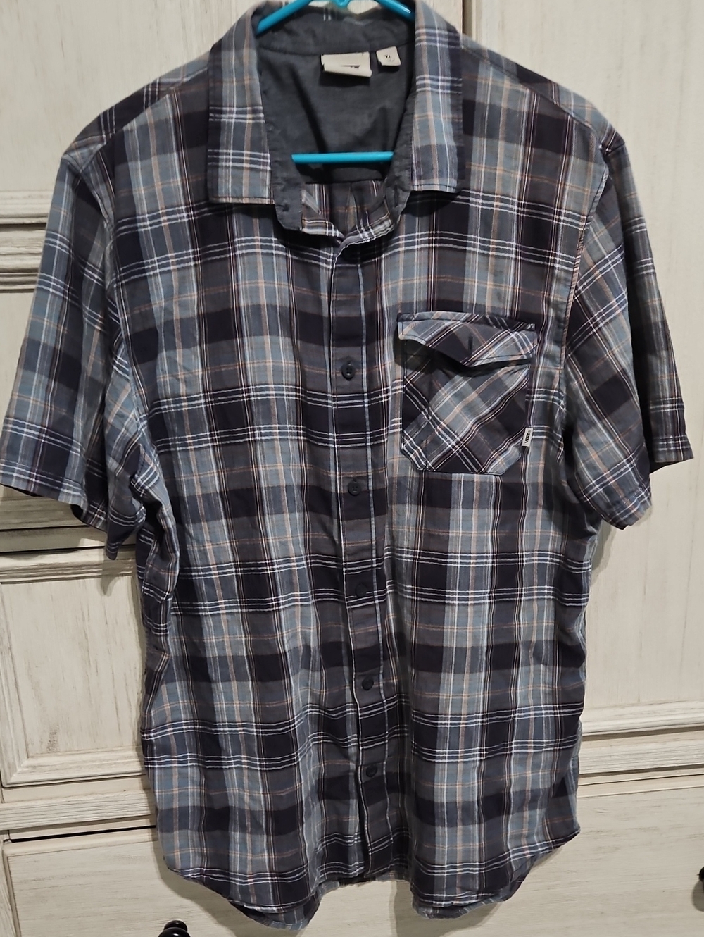 XL Men VANS Button Down Shirt
